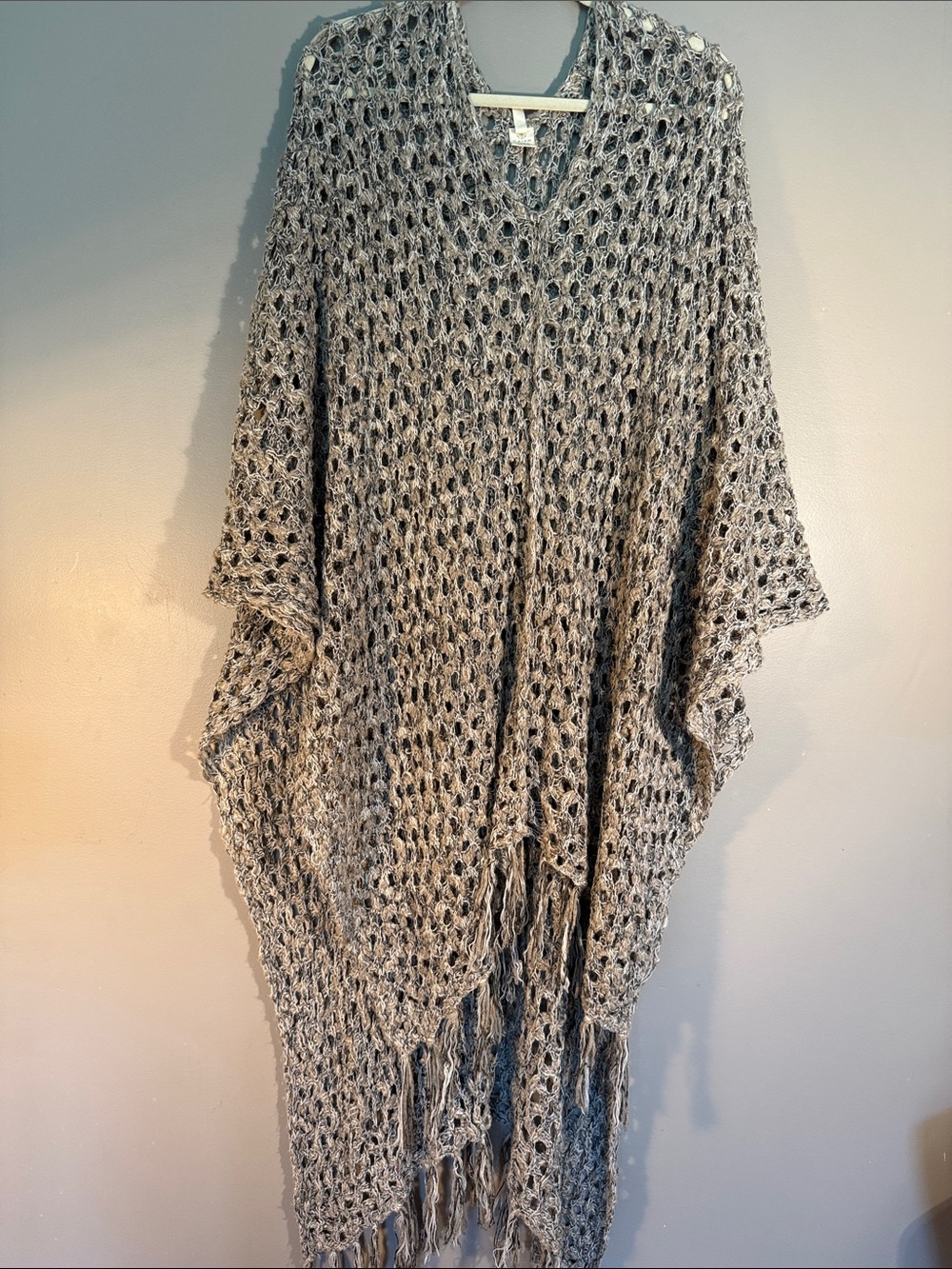 GAIAM Open-Knit Fringe Poncho in Gray